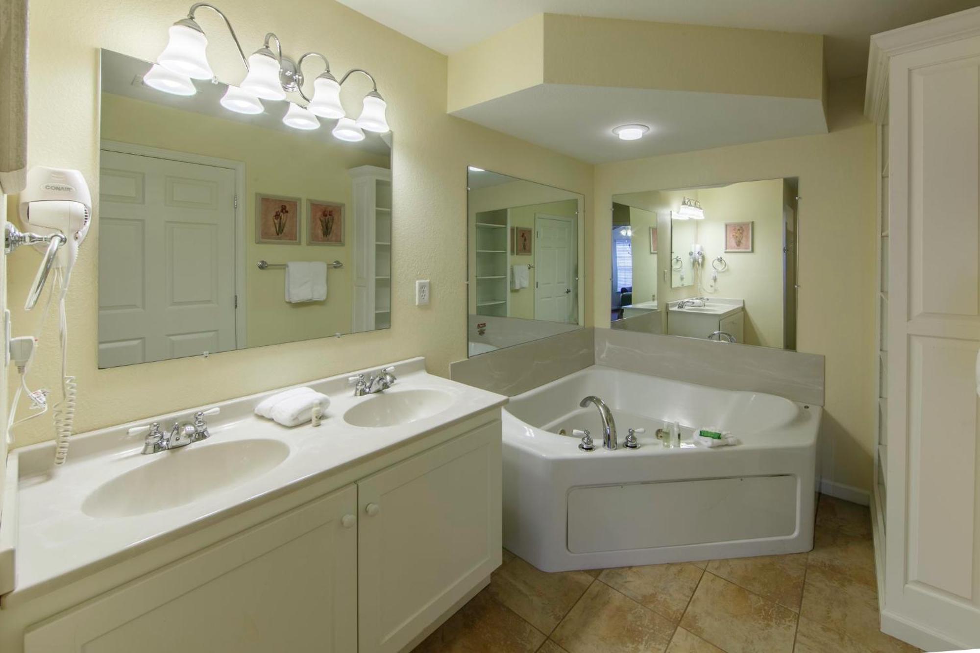Holiday Inn Club Vacations Oak N Spruce Resort In The Berkshires Лий Екстериор снимка